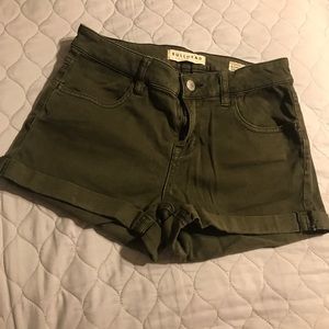 Olive soft stretch short